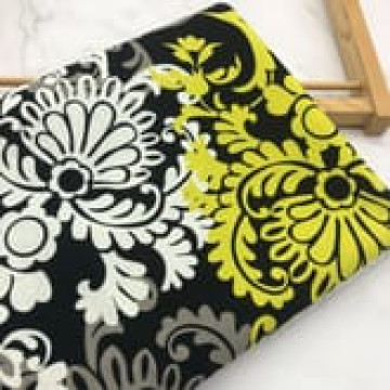 304041 黑底黃白大花印花棉布/柔軟細膩/寬幅150cm