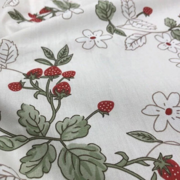 5343-5 紅草莓純棉斜紋印花布料/柔軟細膩服飾床品/幅寬235cm