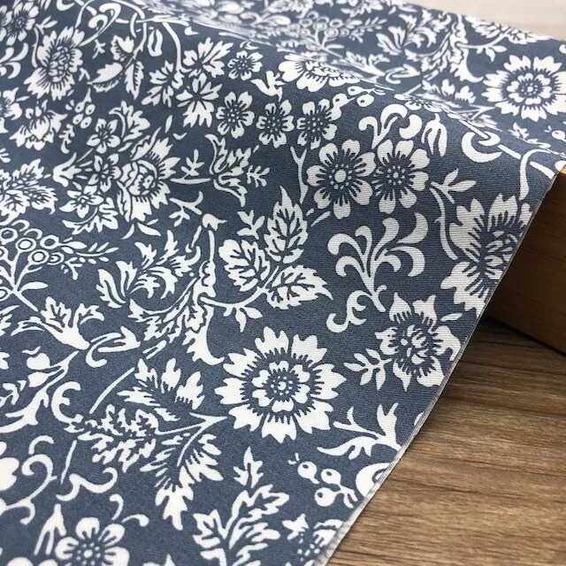 5359-8 藍底白花純棉斜紋印花棉布/柔軟細膩/幅寬160cm