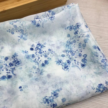 7361-藍色碎花 國風印花天絲柔軟薄透印花布料/洋裝襯衫等/幅寬145cm