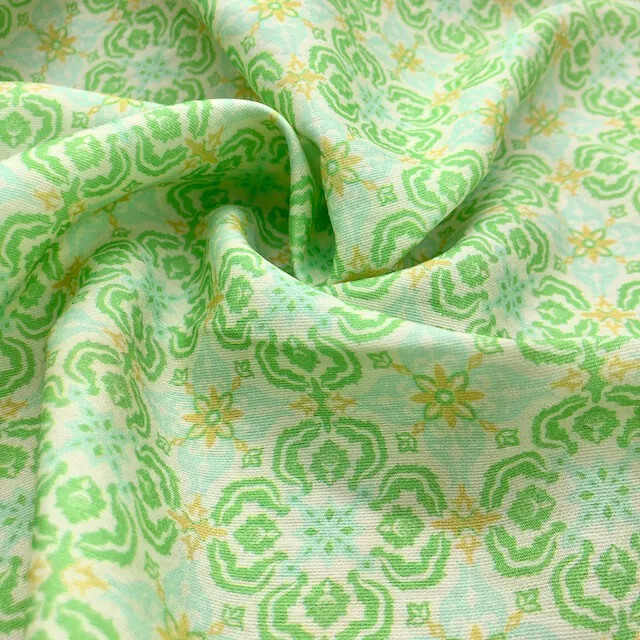 7331-淺綠團花 國風錦絲棉柔軟垂墜印花布料/洋裝襯衫等/幅寬145cm