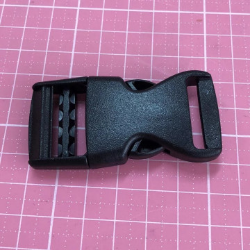 F020 黑色塑膠插扣/包包輔料/內徑2.5cm/40元2個